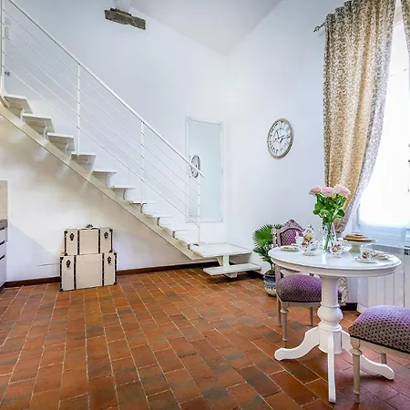 The House Of Books Apartment