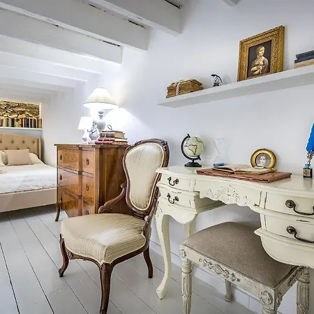 Apartment The House Of Books Florence