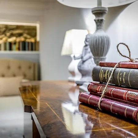 Apartment The House Of Books *